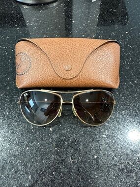 Ray-Ban women’s Aviator Sunglasses Gold Frame with Brown Lenses